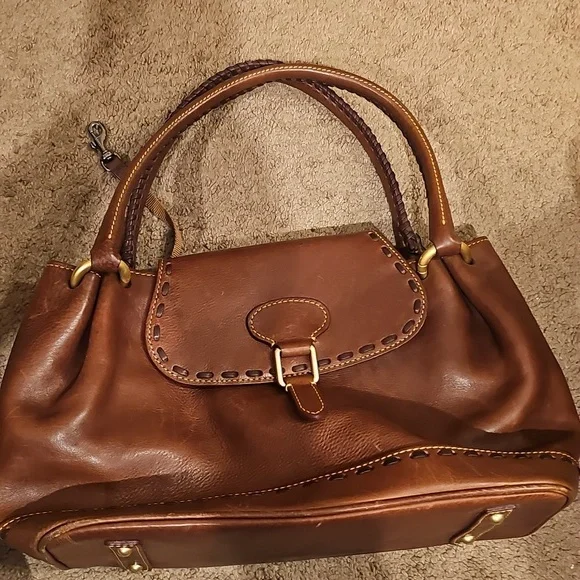 Dooney and Bourke Florentine flap purse..very good condition - Picture 8 of 11